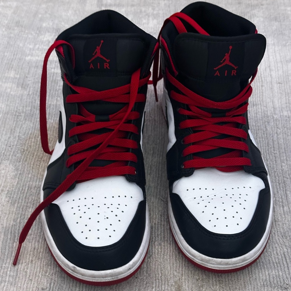 Jordan Sneakers Black and Red